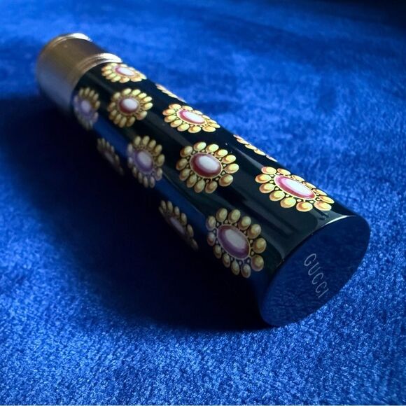 GUCCI GOLDIE RED 25 | MATTE LUXURY LIPSTICK | FLORAL TUBE - Picture 12 of 17